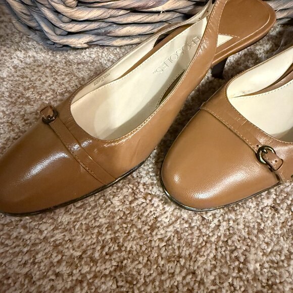 AEROSOLES Tan Slingback Heels - Picture 3 of 4